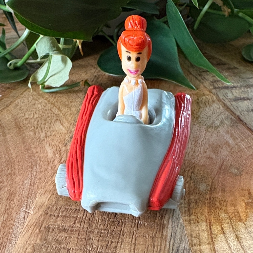 DENNY'S Restuarant The FLINTSTONES WILMA FLINTSTONE CAR 1990